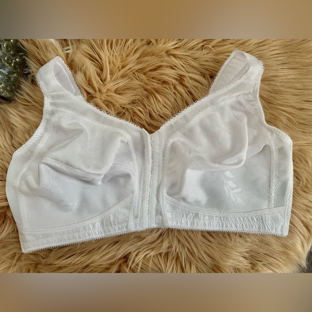 Playtex 18 Hour Front-Close Posture Bra 4695 – White – Size 46D (105D)